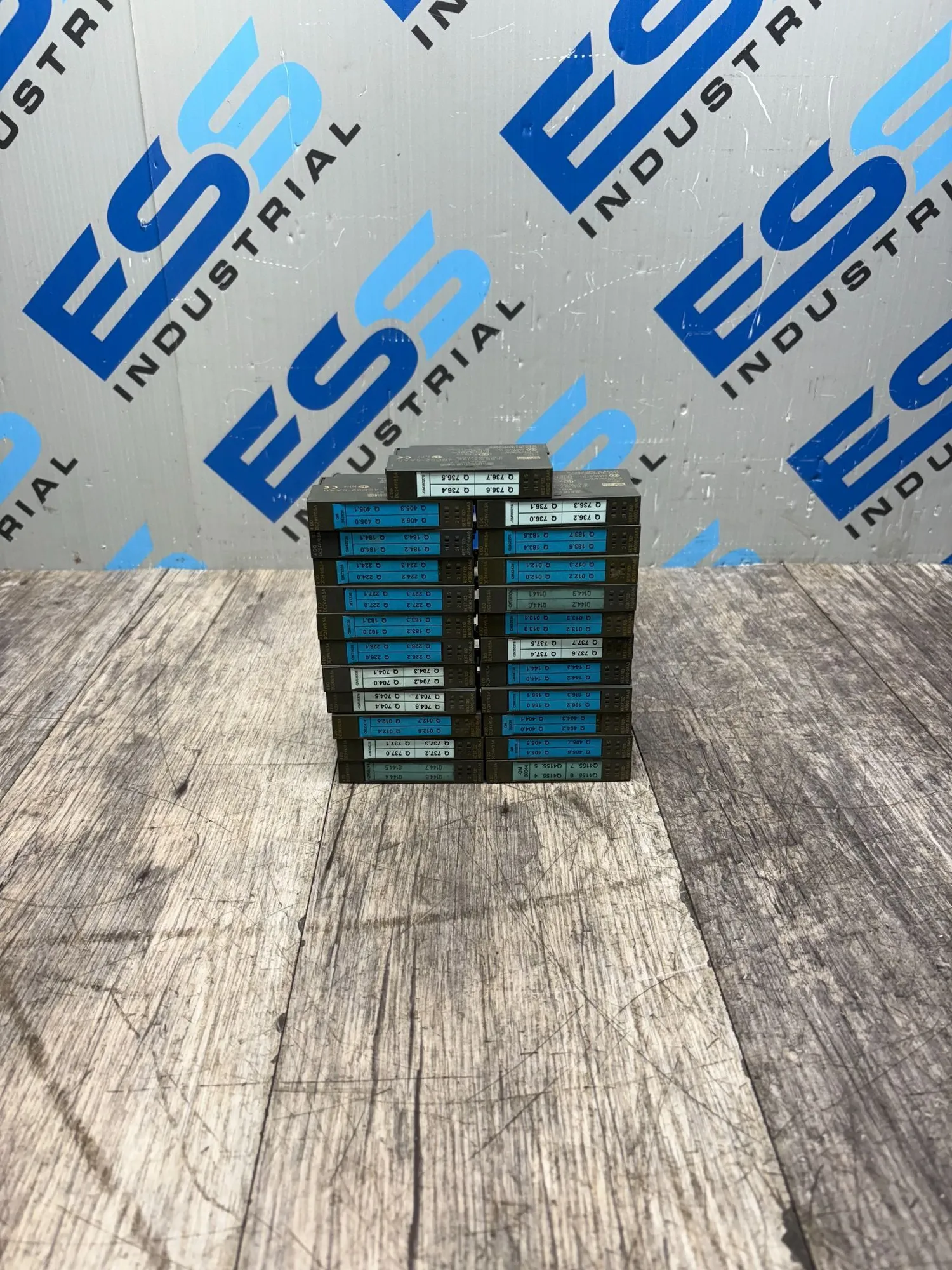 USED SIEMENS 6ES7 132-4BD02-0AA0