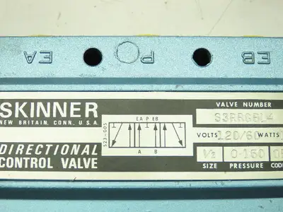 Honeywell Skinner S3RRGBL4 Solenoid Spool Valve 5-3-Way NC 120V 150 PSI 1/2" NPT