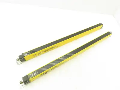 Schmersal SLC440-ER-0490-14-01 Safety Light Curtain Transmitter & Receiver Set