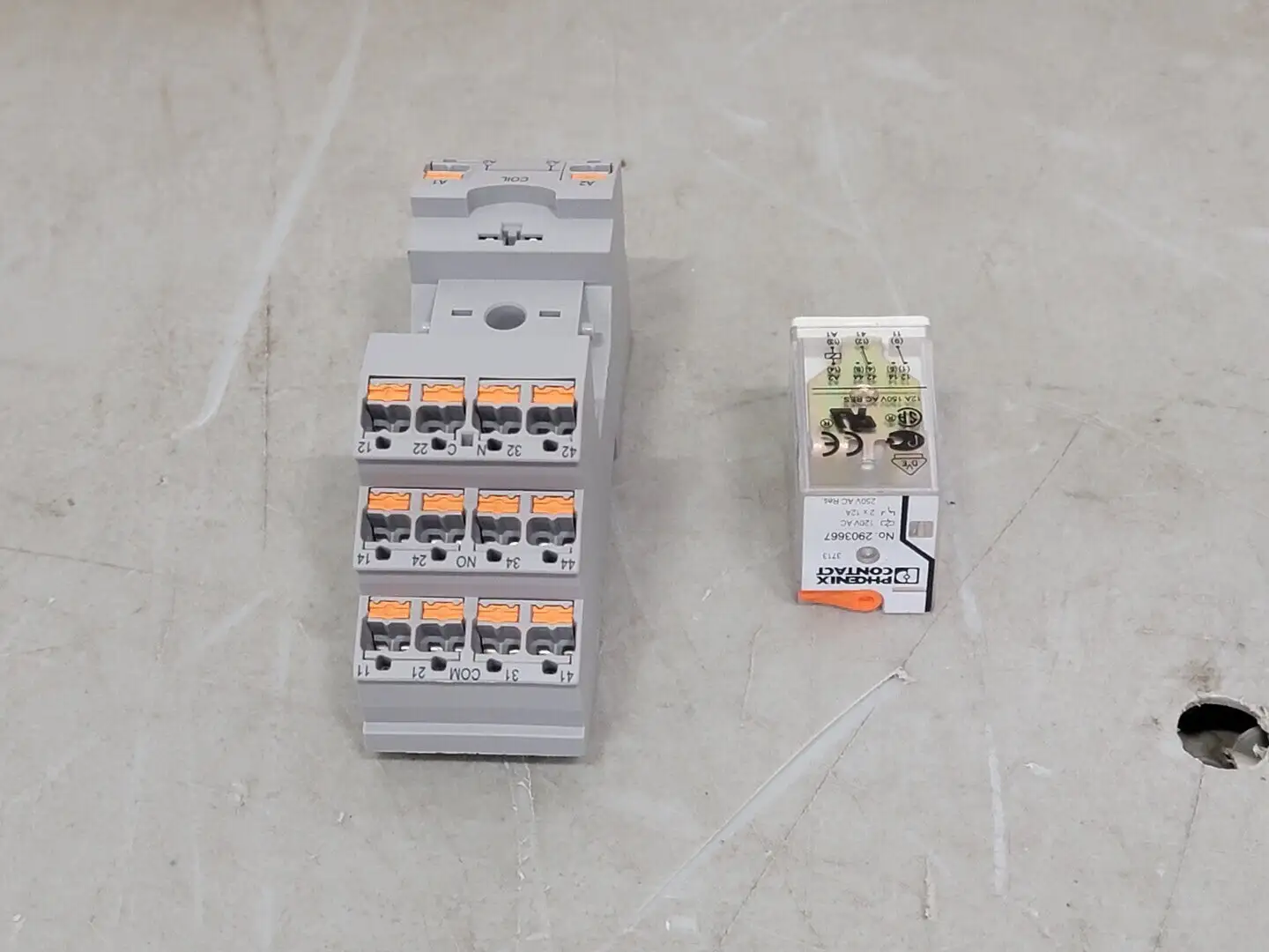 NEW PHOENIX CONTACT RIF-2-BPT/4X21