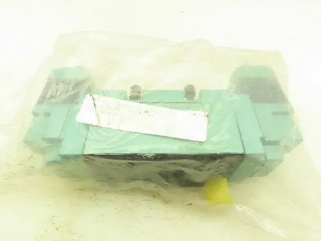 Numatics 554BB600K000030 Pneumatic Double Solenoid Valve 120V 150 PSI 5/3