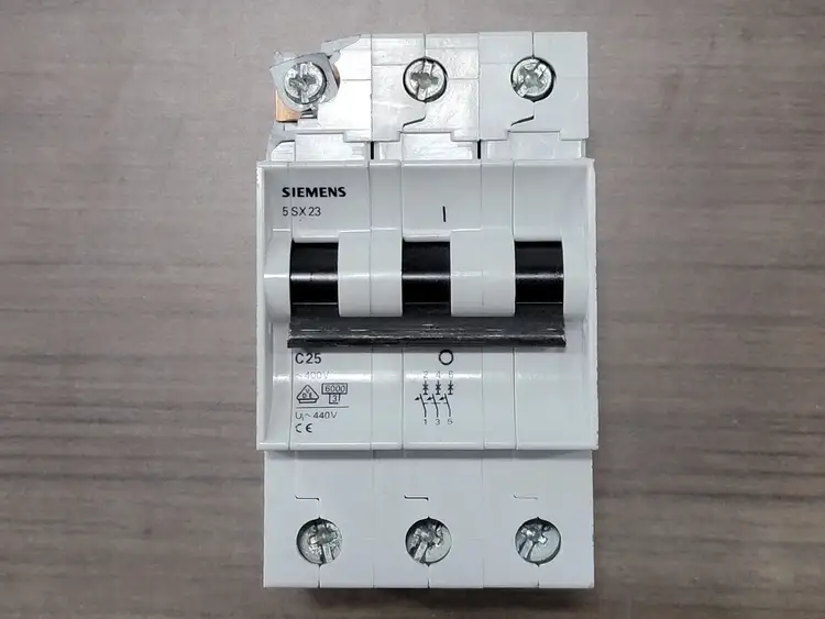 Used SIEMENS 5SX23-C25 Switchgears British Columbia CA | Lenmark #242688