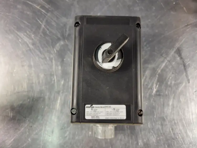 New | in-Stock CROUSE-HINDS GHG 43 Switchgears British Columbia CA | Lenmark #240357