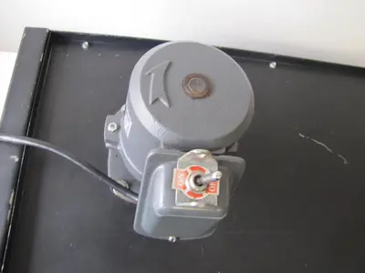 Industrial Coolant Pump 1/8HP With 24" Long x 12" Wide x 8" Deep Tank 110 VAC