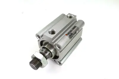 USED SMC CDQ2A32-30DMZ-XC35