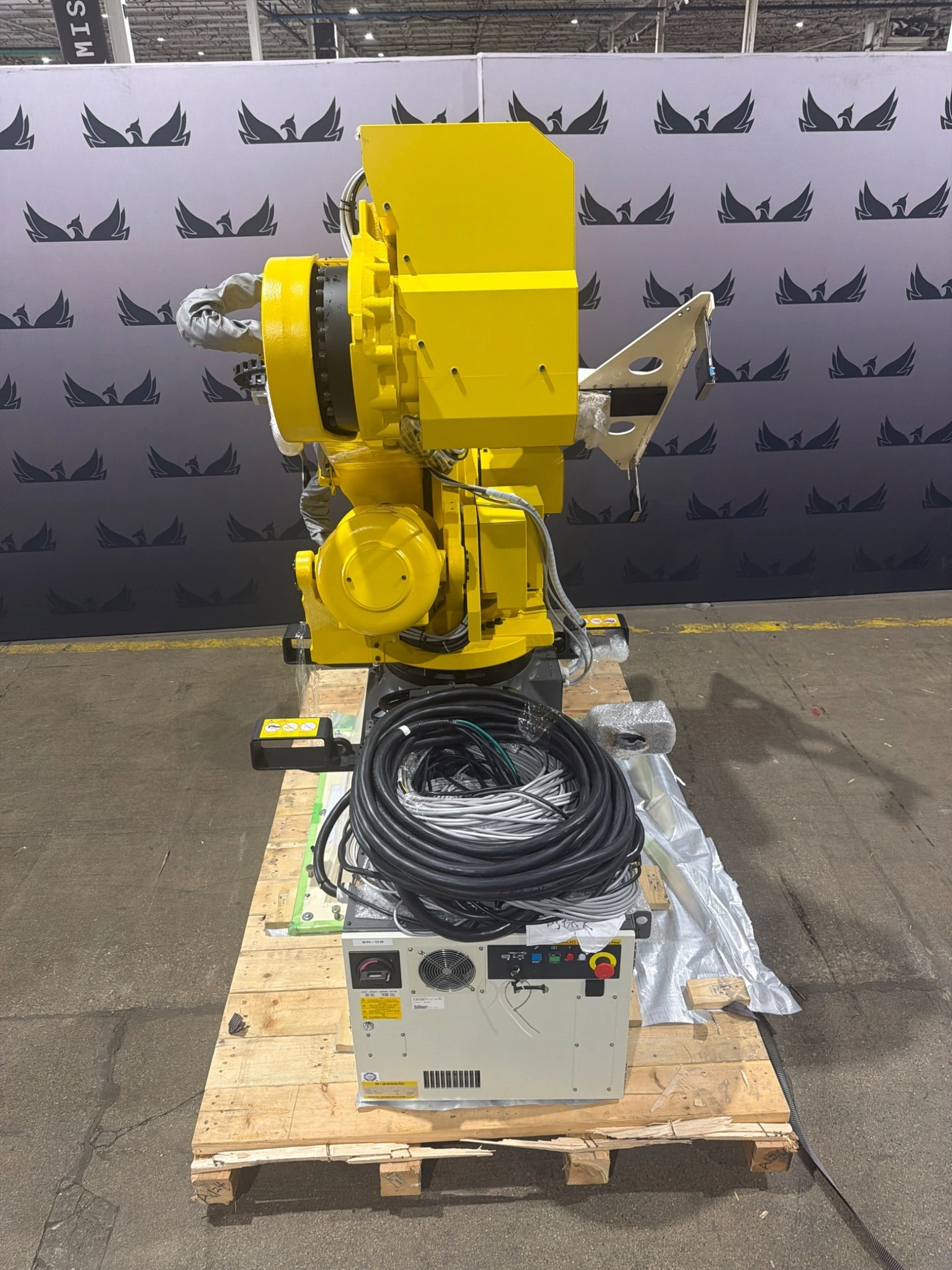 USED 2019 FANUC R-2000iC/165F + R-30iB PLUS
