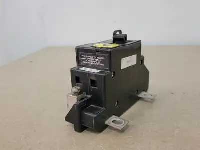 USED SQUARE D QOM100VHL