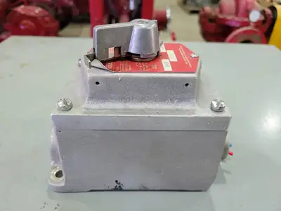 USED CROUSE-HINDS DSD923