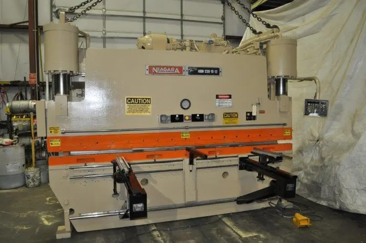 Used 1986 NIAGARA HBM230-10-12 Press Brakes Ohio US | D & D Industries #437871