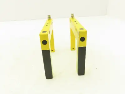 Banner SLM80P6Q Fork Slot Proximity Sensor Fixed-Distance 80mm Width  Lot of 2