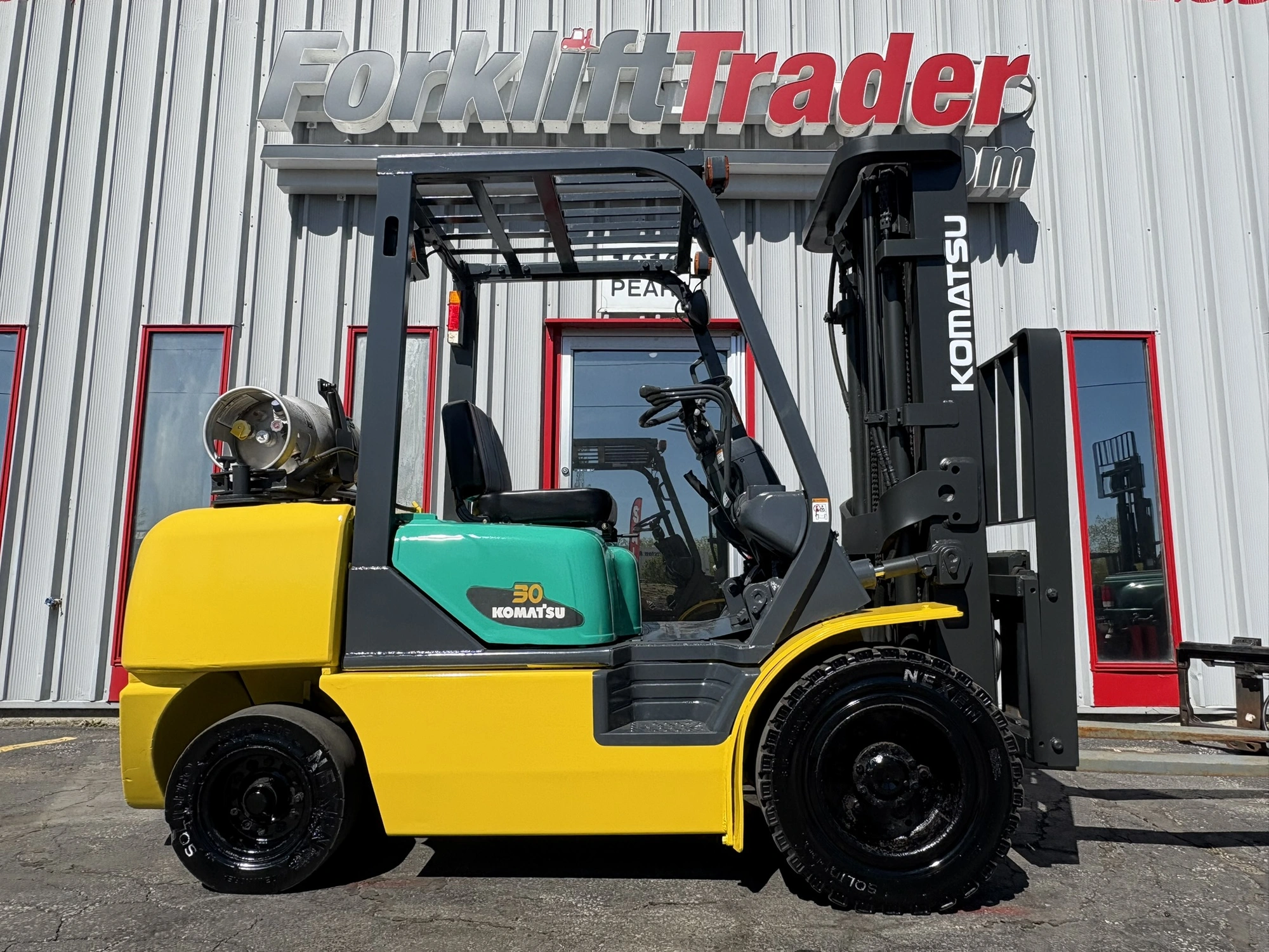 USED 2005 KOMATSU FG30HTLS-14
