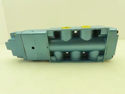 Skinner S4R0AAL4 Directional Control Valve 5-Way 2 Pos 120V Solenoid 150 PSI
