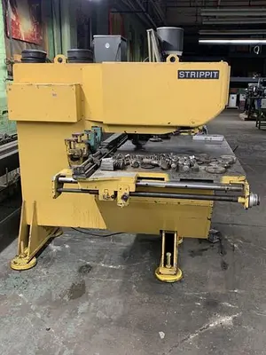 Strippit Fabricator Super 30″ x 30 Ton Semi-Automatic Punch Press with Tooling