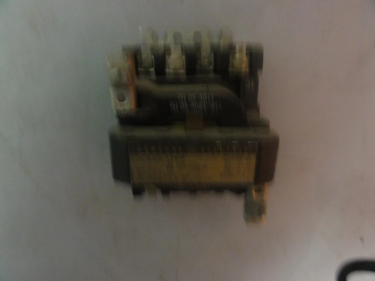 Used GENERAL ELECTRIC CR305C0 Relays & Switches Connecticut US | BG Industrial Surplus #473063