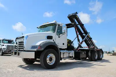 New | in-Stock 2026 MACK GRANITE 64BR Rolloff Trucks Texas US | Roll Off Truck World #1491904