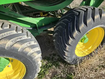 USED 2022 JOHN DEERE L341