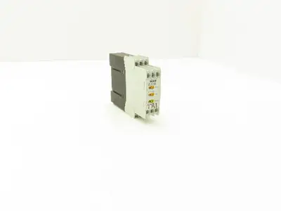 Eaton ETR4-70-A Timing Relay 24-240V AC/DC 0.05 Seconds To 100 Hours