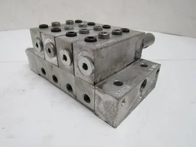 Farval M2500 4-Section Divider Valve Manifold Assembly M2500-20T, 10T, 10S