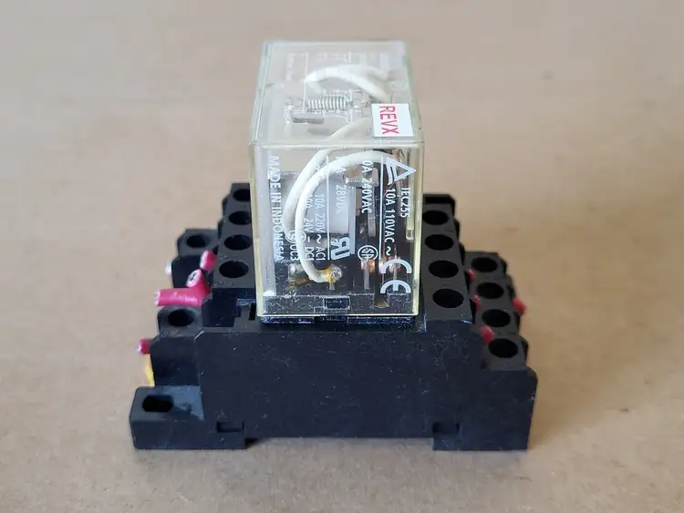 Used OMRON LY4 Misc Electrical & Power Parts British Columbia CA | Lenmark #254173