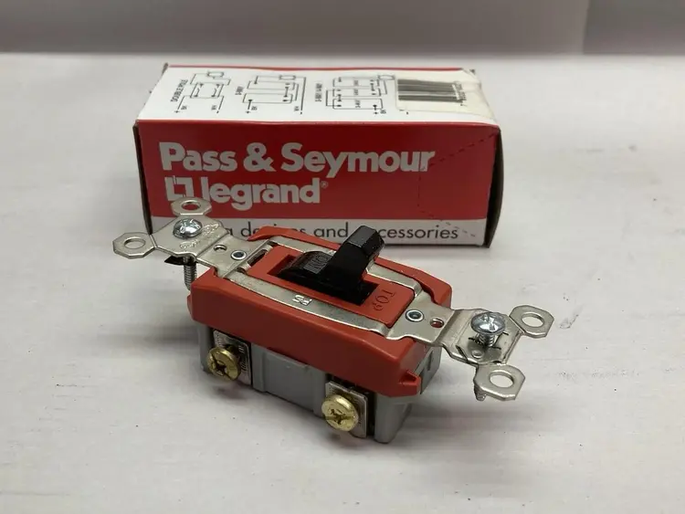 New | in-Stock PASS & SEYMOUR PS20AC1 Miscellaneous Equipment (Electrical & Power) Ohio US | Surplus Asset Holdings #1425642