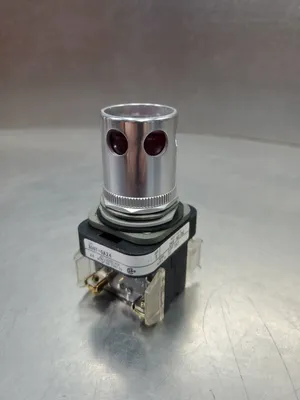 Allen-Bradley 800T-QA24 Ser T Momentary Red Push Button, Illuminated. 4D-8