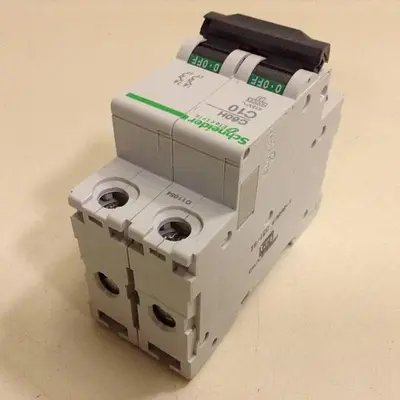 USED SCHNEIDER ELECTRIC C60H-C10
