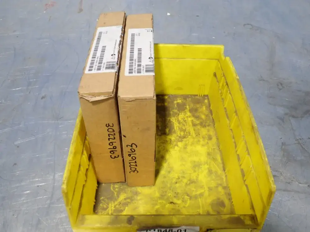 NEW SIEMENS 6ES75521AA000AB0