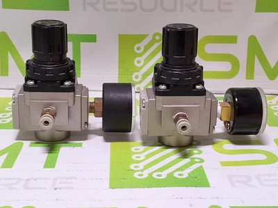 SMC AR20-01 PNEUMATIC REGULATOR W/ PRESSURE GAUGE