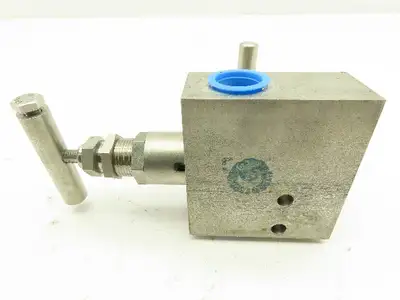 PT7MHPS-4-XP Pentair 2-Valve Stainless Manifold Block 1/2" NPT 3-Port 6000 PSI