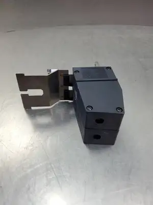 USED Siemens 6SL3162-2BM01-0AA0 DC Link Adapter Set, 200A, 720VDC