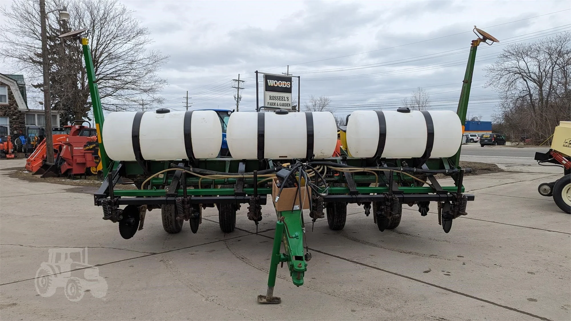 USED JOHN DEERE 7000