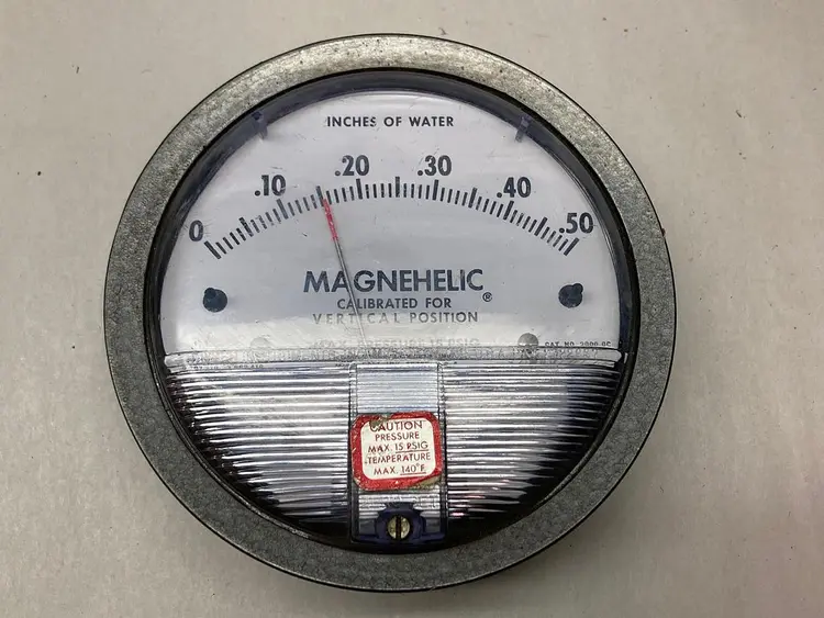 Used DWYER 2000-0C Universal Pressure Meters Ohio US | Surplus Asset Holdings #1238056