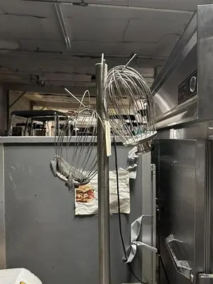 HOBART 20 QT MIXER W/ STAND, BOWL AND ATTACHMENTS.