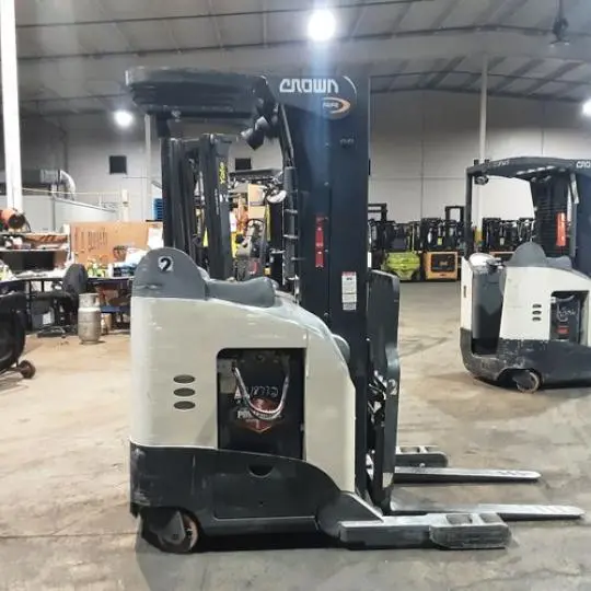 USED 2018 CROWN RR5725-45