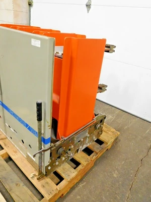 Used GE VB 7.2-500-3 Circuit Breakers Ohio US | Equipment Recovery Corp. #1331722