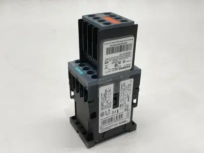 USED SIEMENS POWER CONTACTOR 3-POLE 2NO 2NC 7A 3KW / 400V 24VDC
