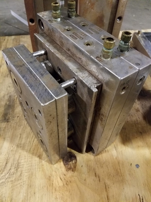 USED 1990 MASTER PRECISION MOLD TECHNOLOGY STEP CHIP MOLD