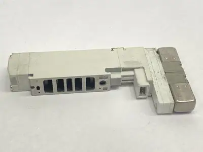 USED SMC PNEUMATIC 4-WAY SOLENOID VALVE 3-POSITION