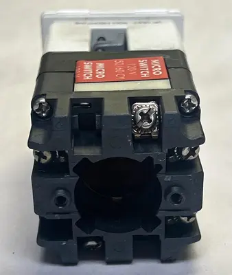 New | in-Stock HONEYWELL 908AAA01 Indicators Ohio US | Surplus Asset Holdings #1243653