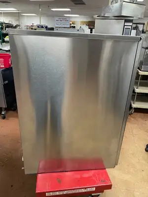 Used Hoshizaki Used Hoshizaki KM-650MAH Crescent Cube Ice Machine 661lb/24hr Air Cooled 208-230v Ice Machines Illinois US | Falcon Restaurant Supply #1374924