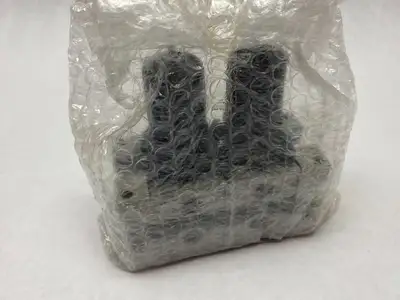 NEW SMC MODULAR DUAL-REGULATOR MANIFOLD 1/4" NPT