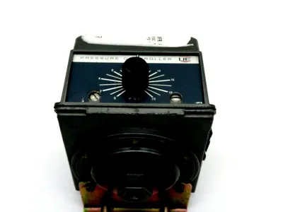 NEW UNITED ELECTRIC CONTROLS PRESSURE CONTROLLER