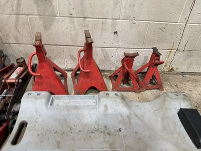Used _UNKNOWN_ _UNKNOWN_ Automotive Lifters Michigan US | Miedema Asset Management Group #1576747