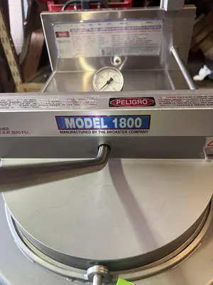 Used BROASTER 1800 Cookers / Coolers / Fryers Florida US | BAM Discount Restaurant Equipment #1384872