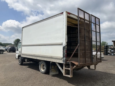 USED 2006 GMC W4500