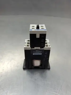 Schneider Electric CA2SK20 10A 690V Contactor w/LA1SK20 Aux. Contactor 4A43.1
