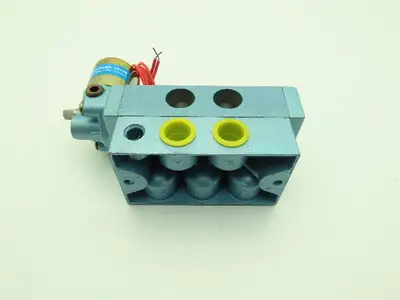 Honeywell Skinner S3R0ADL4 Solenoid Valve 5-Way 2 Pos 120V 150 PSI 1/2" NPT