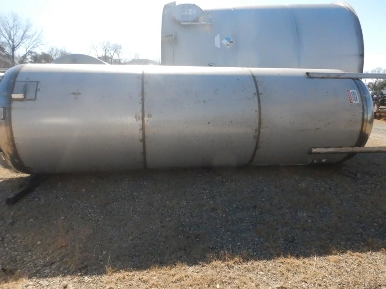 Used K&E FABRICATING 4,000 GALLON Stainless Steel Tanks New Jersey US | Perry Equipment #123024