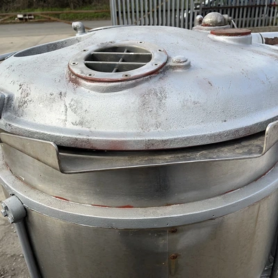 200 L Unitron Scraped Tilting Cooker