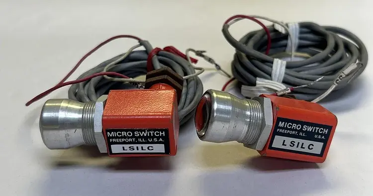 Used MICRO SWITCH LSILC Relays & Switches | Surplus Asset Holdings #1205683